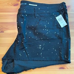 Torrid blank paint splatter denim shorts.